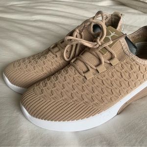 Danskin Sneakers | Beige